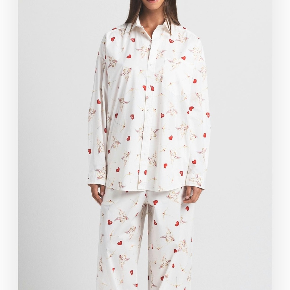 SKIMS NWOT White Heart & Cupid Print Pajama Set
